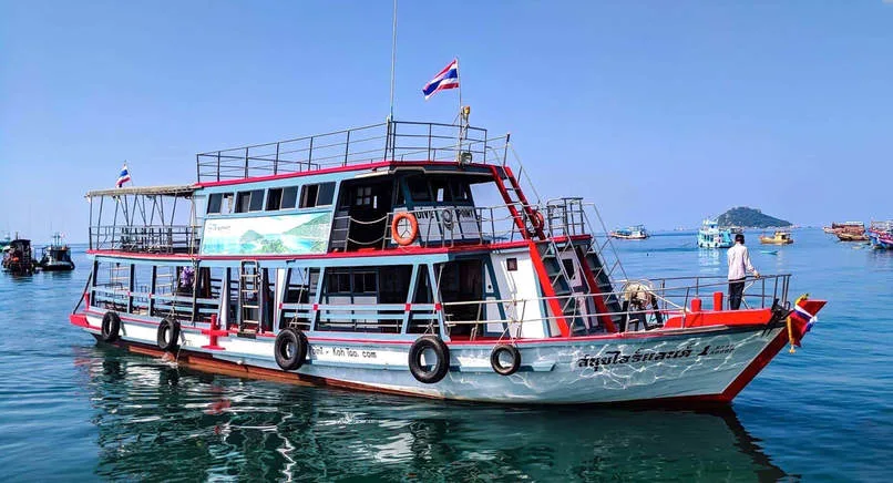 ocean sound dive and yoga boat